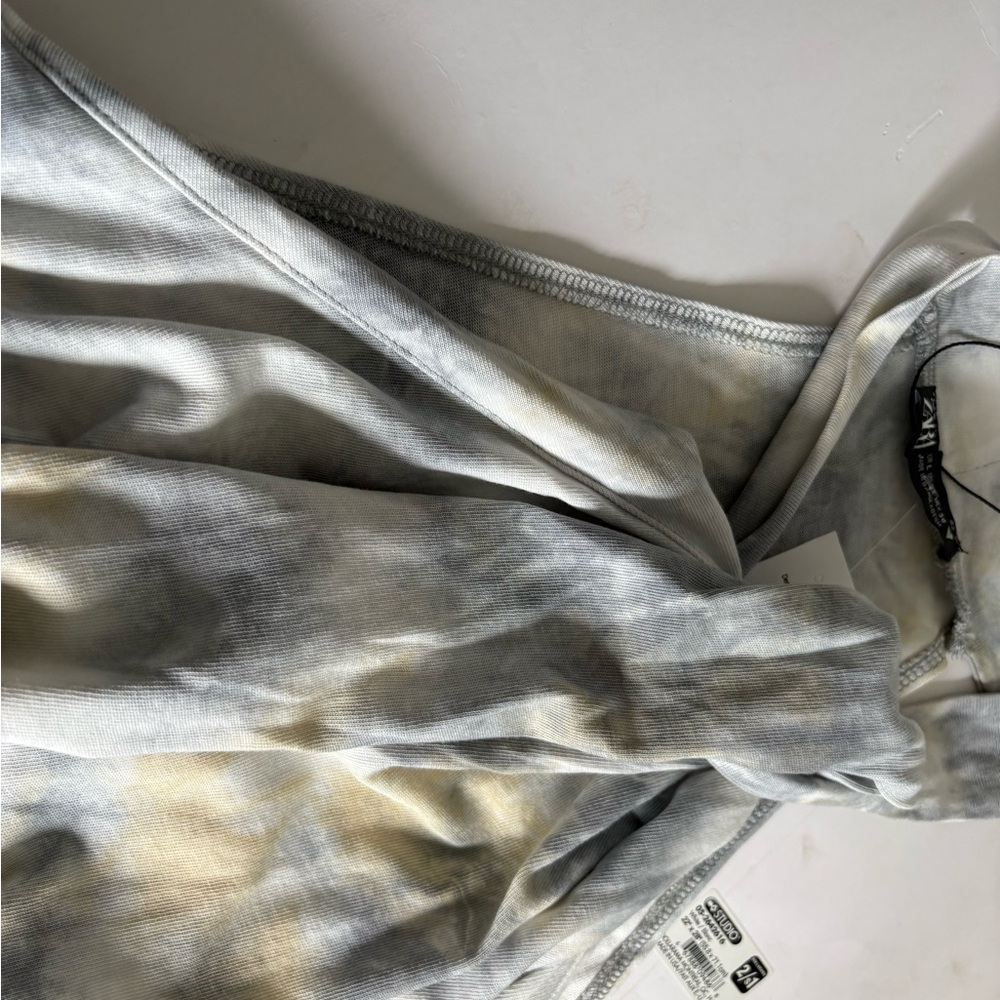 NWT Zara Gray and White High-Neck Tie-Dye Tank - Picture 5 of 6